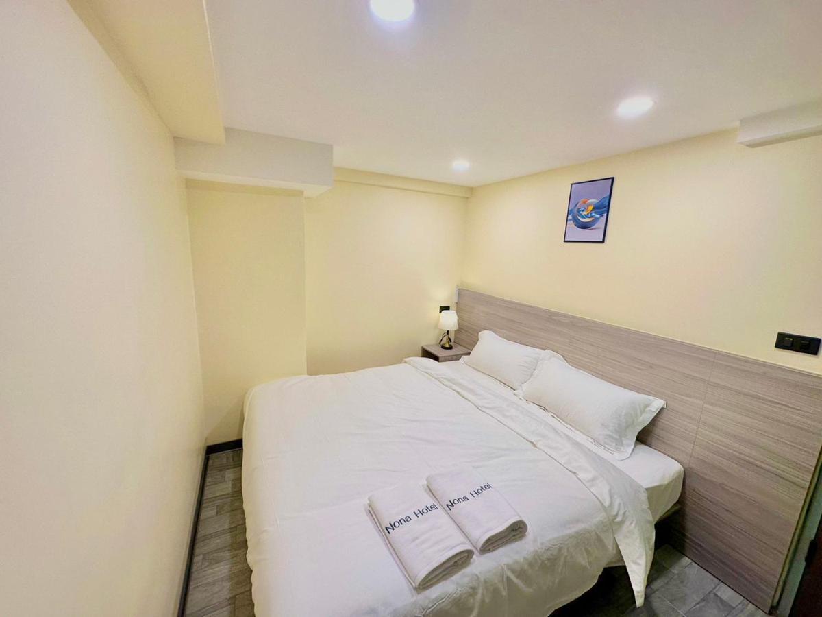 Nona Hotel, Bangkok Makkasan Exterior photo